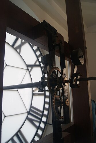Gillett_&_Johnston_clock_mechanism,_clock_tower,_Victoria_Theatre_and_Concert_Hall,Singapore-_20141101-07